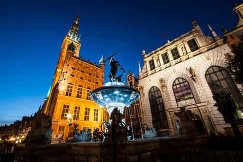 gdansk tour a pie de grupo pequeño por la noche