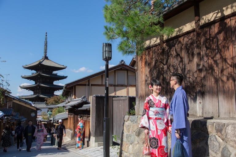 Kyoto: Sesja zdjęciowa z prywatnym fotografem wakacyjnym1 godzina + 30 zdjęć przy 1-2 lokalizacjach