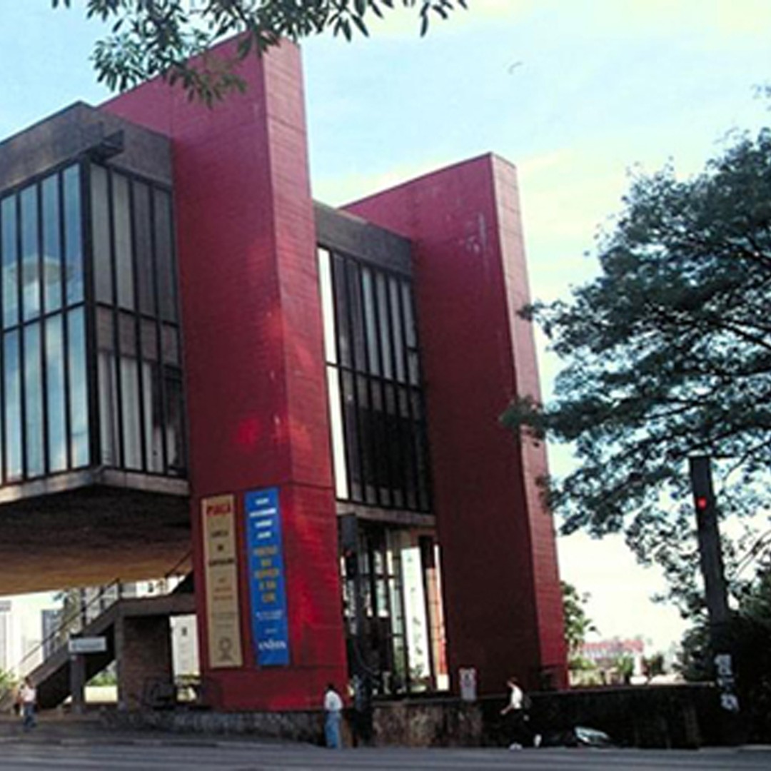 Colagem de mídia