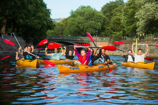 Berlin: 2-Hour Evening Kayak Tour on the Landwehr Canal