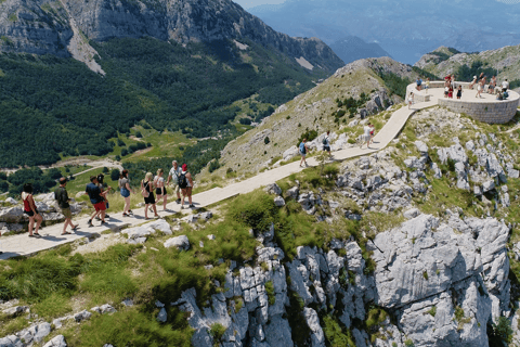 Montenegro: Ganztagestour zum Lovcen-Nationalpark &amp; mehrGruppentour: Abholung in Budva