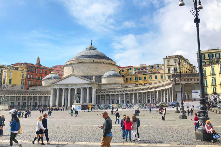 Naples : visite guidée de 2 h à pied avec un guide localNaples : visite de 2 h à pied avec un guide local en anglais