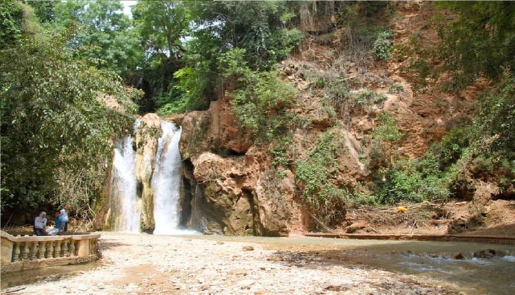 Однодневная поездка Сефру и Бхалила: из Феса