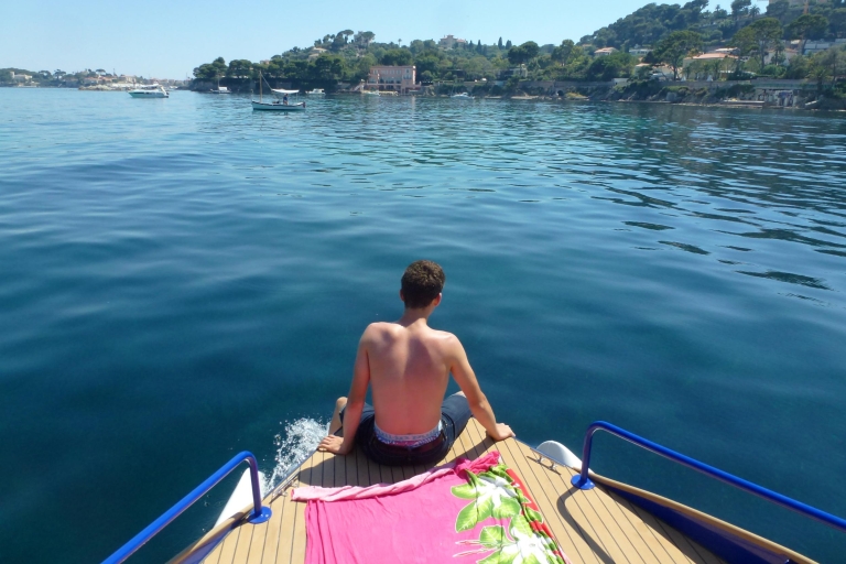 Niza: crucero privado en barco solar por la Costa AzulTour privado prémium de 2 horas
