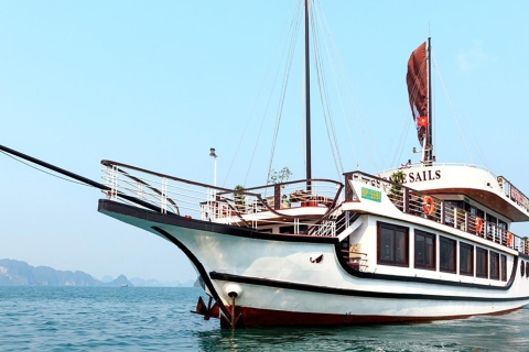 From Hanoi: Lan Ha and Ha Long Bay Day Cruise Standard Option