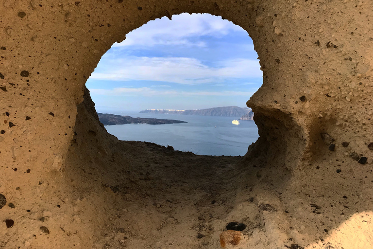 Santorini in a private full-day tour, wine tasting includedSantorini: Private Full-Day Sightseeing Tour( 6-8 hours )