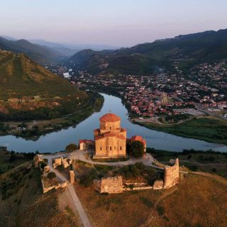 Tbilisi: tour privato di Uplistsikhe - Gori - Mtskheta - Jvari