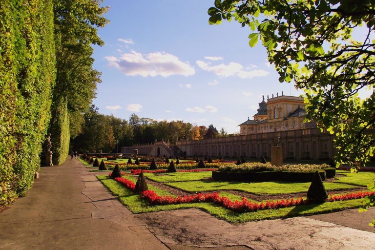 Warschau: Sla de wachtrij over met Wilanów Palace and Gardens Guided Tour3-uur durende Tour of Wilanow Palace & Gardens met transfer