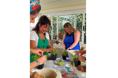 Genoa: Pesto and Walnut Sauce Lesson with World Champion and Ligurian Menu