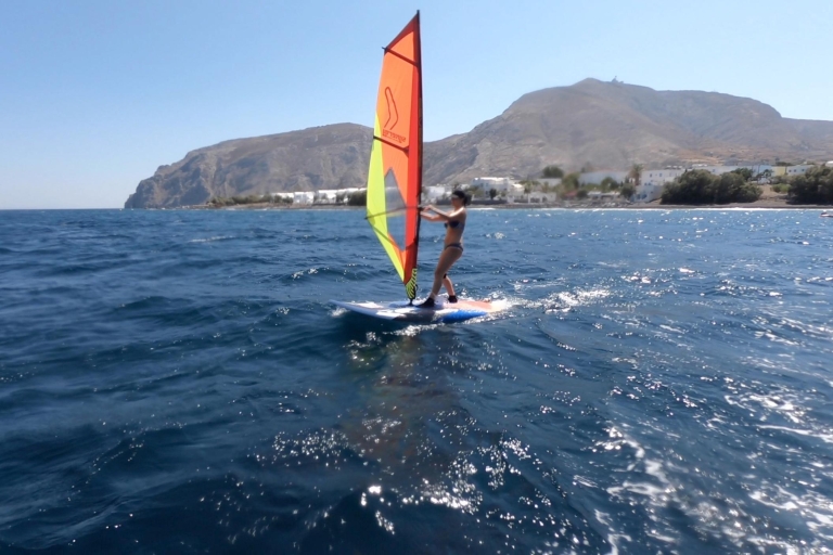 Santorini: Lección guiada de windsurf de 2 días