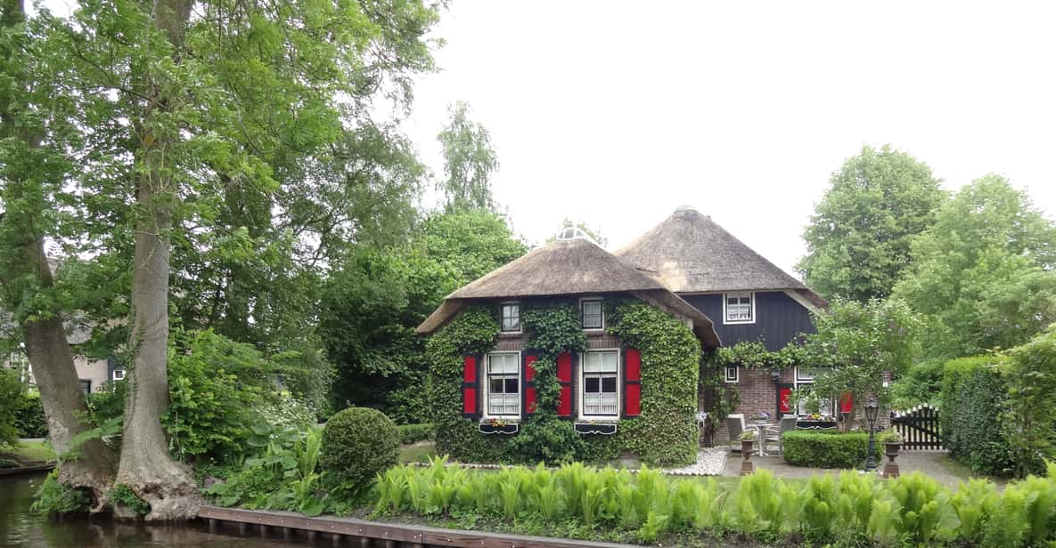 From Amsterdam: Day Trip to Giethoorn by Bus and Boat