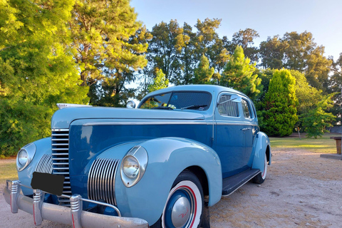 Colonia del Sacramento: 1939 Nash Ambassador Private Tour