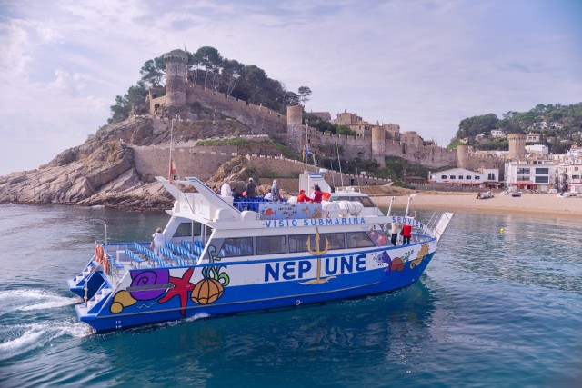 Visit From Lloret de Mar Roundtrip Ferry to Tossa de Mar in Sant Feliu de Guíxols