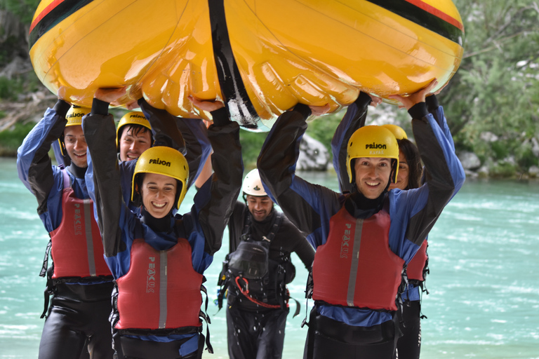 Bovec: Rafting sul fiume SocaBovec: Whitewater Rafting sul fiume Soca