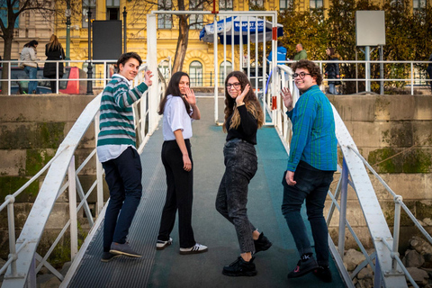 Budapest: Danube Cruise with Audioguide & Panorama Terrace Cruise with Welcome Drink