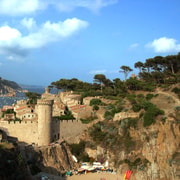 From Lloret de Mar: Roundtrip Ferry to Tossa de Mar