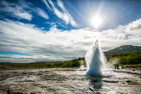 Reykjavik: Golden Circle Tour with Blue Lagoon Visit &amp; Entry