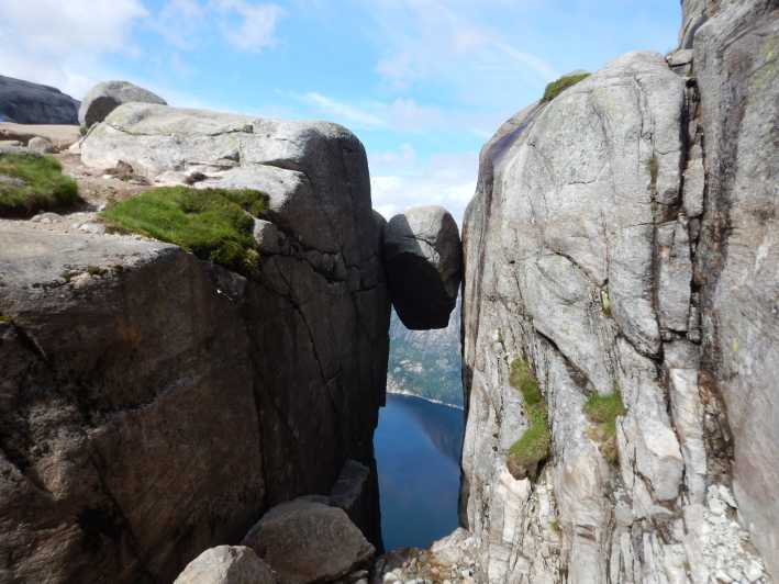 Stavanger: Guided Hike to Kjerag Kjeragbolten