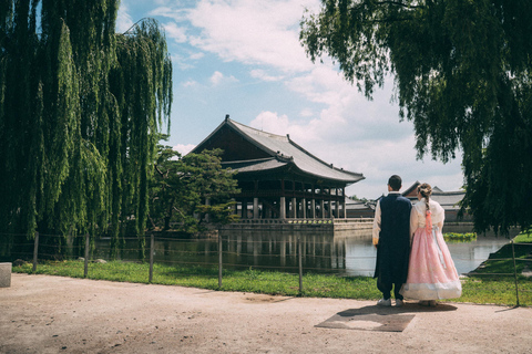 Seoul: K-Drama Style Couple Photoshoot