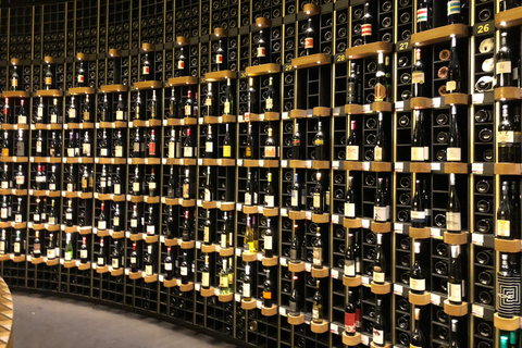 بوردو: جولة سيرًا على الأقدام للتعرف على النبيذ والأطعمة الحلوة والمالحةجولة مشتركة