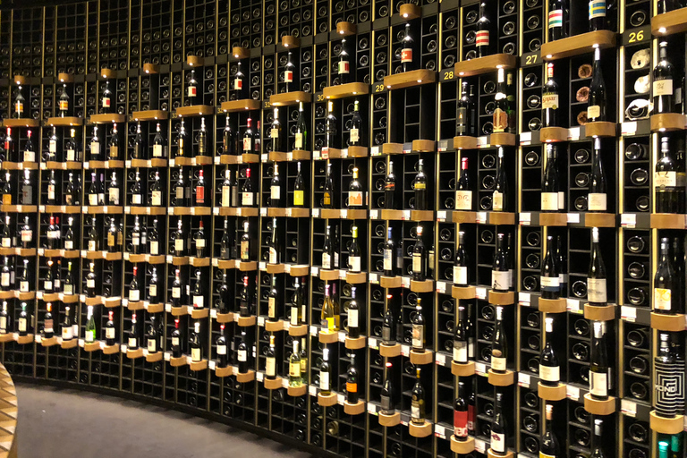 بوردو: جولة سيرًا على الأقدام للتعرف على النبيذ والأطعمة الحلوة والمالحةجولة مشتركة