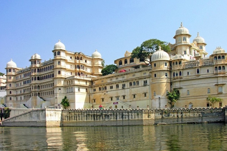 Udaipur: prywatny transfer z lotniska do hotelu