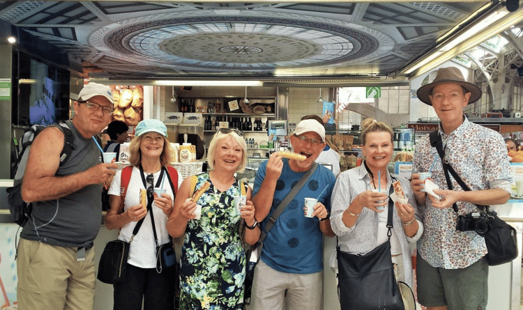 Valencia: Old Town Tour with Tickets and Tasting