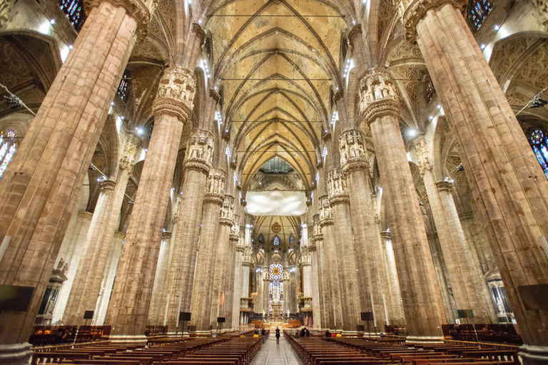 Milão: Visita guiada à Catedral e aos terraços de MilãoTour Particular em Inglês