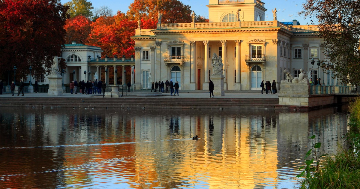 Varsovia: tour privado del Palacio y parque Lazienki con ...