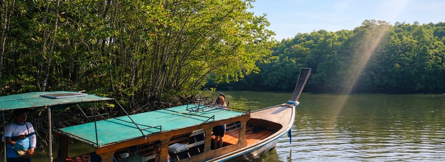 Croisière en bateau longtail dans la mangrove et pêche à la ferme