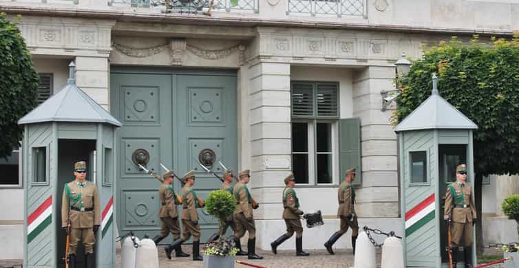 Budapest: Castle District Walk with Entry to Matthias Church photo 12