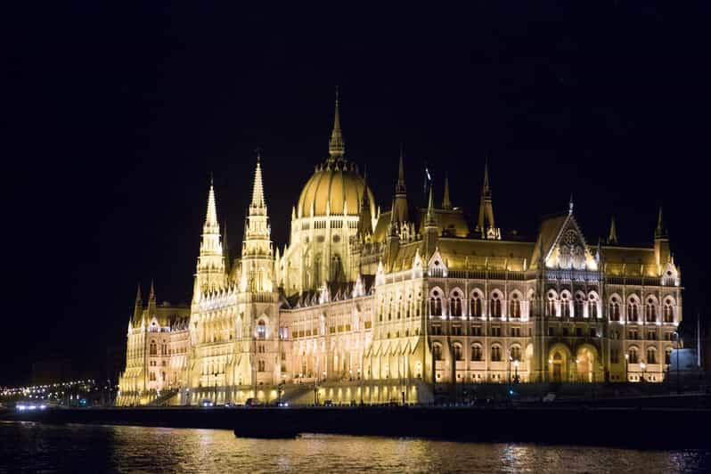 Budapest : Visite Nocturne à Pied Avec Croisière Sur Le Danube ...