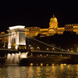 Budapest: Night Walking Tour with Danube River Cruise