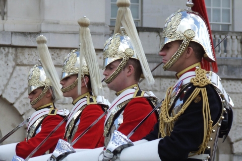 London: Private Royal Tour with Changing of the Guard Tour with Separate Guide and Driver