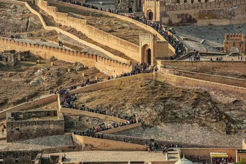 Delhi to Jaipur: Private Full-Day Guided City Highlights Car + Guide + Tickets+ Lunch