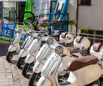 Comomeer: Vespa 125 begeleide tour met lokale gids