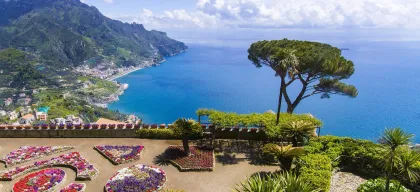 Neapel: Positano, Amalfi und Ravello Tour in einem Minivan