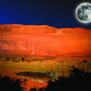 Moab: Colorado River Dinner Cruise with Music and Light Show