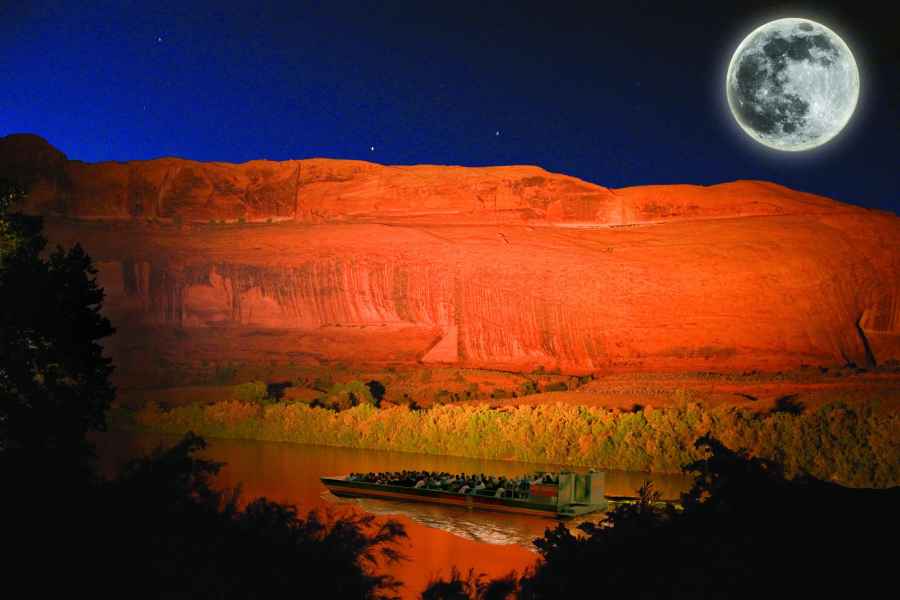 Moab: Colorado River Dinner Cruise mit Musik und Lichtshow. Foto: GetYourGuide