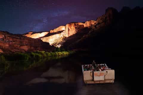 Moab: Colorado River Dinner Cruise with Music and Light Show