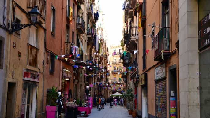 barcelona selfguided city discovery game