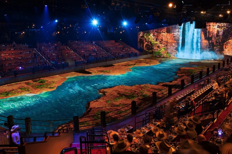 Southport: Australia Outback Spectacular - Abendessen & ShowAustralia Outback Spectacular - Hähnchen-Abendessen & Show