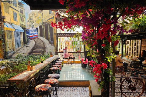 Hanoi Jeep Tour Private: Hidden Art House & Custom Route Private tour for 2 people