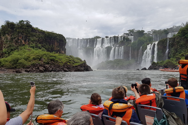 Desde Foz do Iguaçu Paseo en barco por las Cataratas del Iguazú Argentina