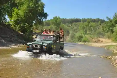 Fra byen Side: Heldags jeepsafari med frokost
