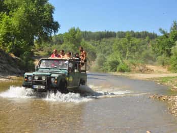Side: Jeep Safari Adventure with Lunch at Green Lake
