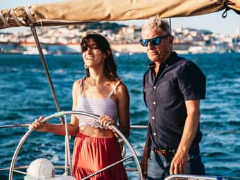Lisbona: Tour in barca a vela con champagne