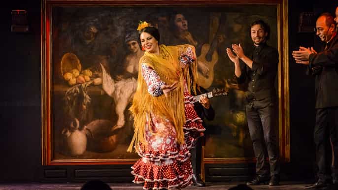 madrid walking tour and flamenco dance workshop