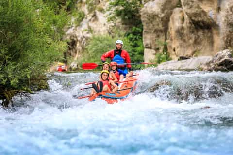 Small Groups From Split: Rafting on Cetina River