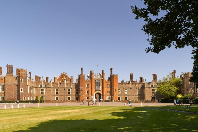 Pałac Hampton Court i prywatna wycieczka samochodowa po zamku WindsorWycieczka z oddzielnym przewodnikiem i kierowcą